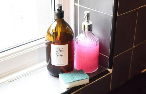 Air Maison - Family Home with Off-Road Parking - Photo 26