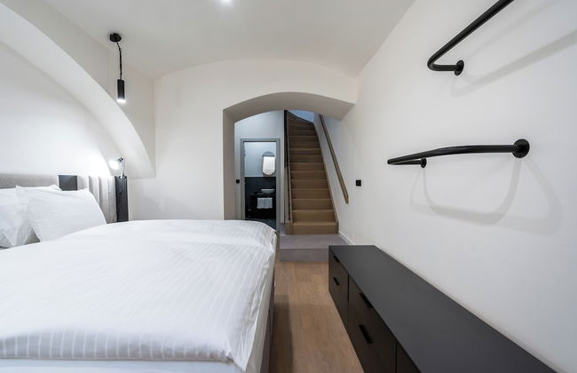 HONEST Karlín - Foto 16