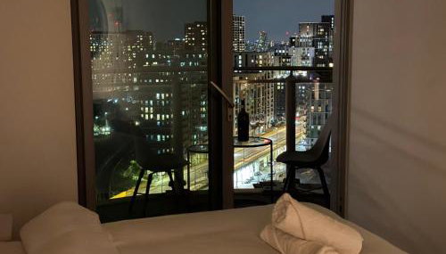High Floor Modern 1BR Stunning Views Balcony Portable AC Free Parking - Foto 3