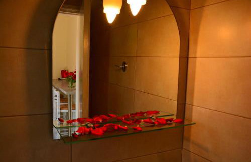 Red Rose Garden - Photo 21