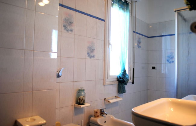 Bnbook - Sesto Calende Train Station - Foto 22