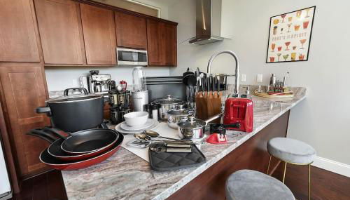 HostWise Stays - The Washington at Chatham - Park Free, Gym, More! - Foto 3