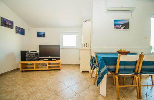 Apartment Gianni only 70m from the sea, island Pag - Foto 10