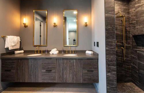 Black C House Modern w pool spa - Photo 27