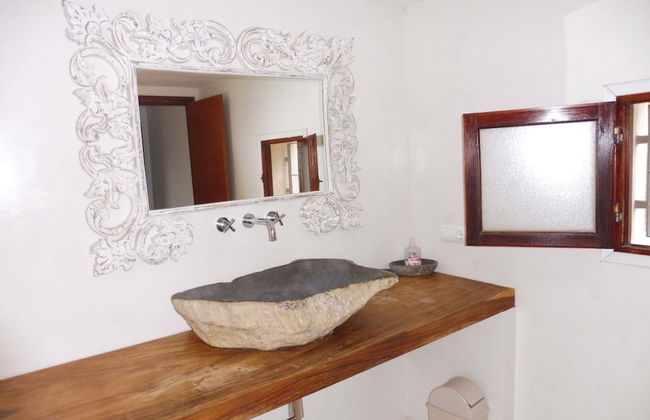 Villa in Cala Tarida With Private Pool & Sea View - Photo 22