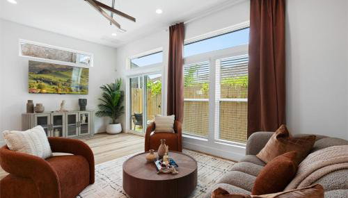 2 Luxury Homes in 1 - Walk to Nightlife & Stadiums - Foto 2