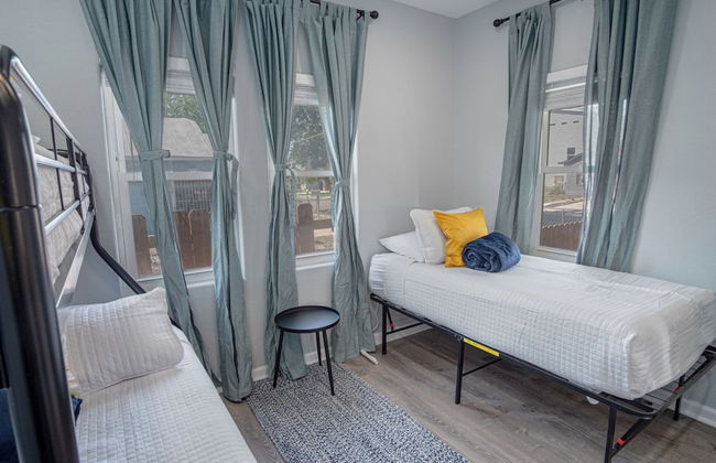 Delightfully Renovated 4 Br/2 BA Near DT Riverwalk - Foto 5