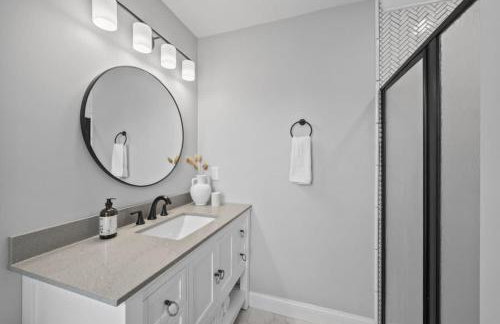 Hanford House w Hot Tub,Sauna,Bar - Photo 27