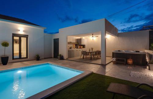 Apartment Gironi with Pool, Jacuzzi - Photo 35