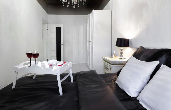 PaulMarie Apartments on Lazo - Photo 2