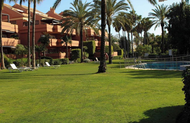 Magnificent Duplex Penthouse in Puerto Banus - Photo 23