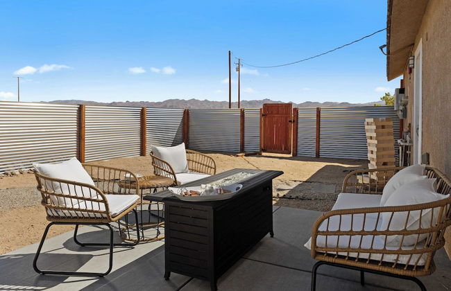 Casa De Kota by Avantstay Pool, Firepit, & Games Secluded & Chic - Photo 35