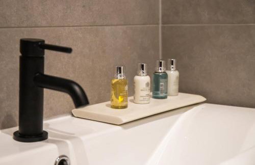 Kirkgate Suites - Stylish City Centre Apartment - Photo 12