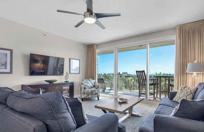 Spacious 2BR Condo w/ Partial Gulf Views, Pool, Across the Street From Beach! - Foto 22