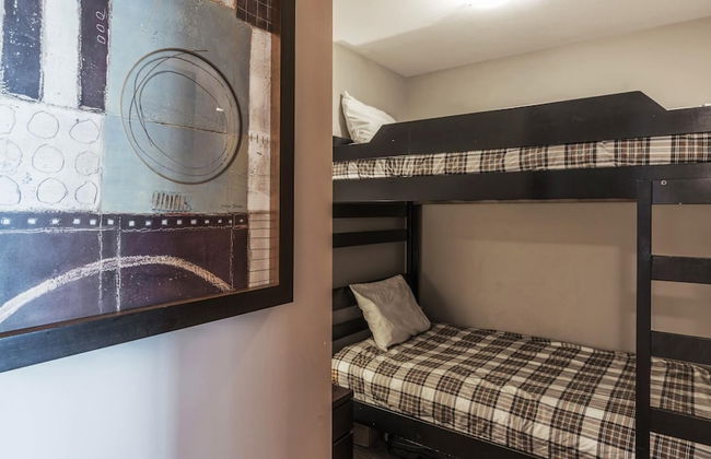 Raven's Nest - Luxury Pet Friendly Condo w/ Private Hot Tub & Mountain Views - Foto 2