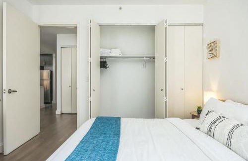 FiDi 1 BR w Work Setup by Anyplace - 11687 - Foto 26