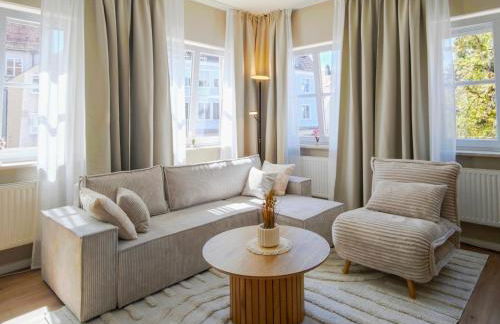 NEU! KINGS-Apartment - 300m zum Bahnhof - 6 Personen - Küche - Gerberplatz - Foto 9