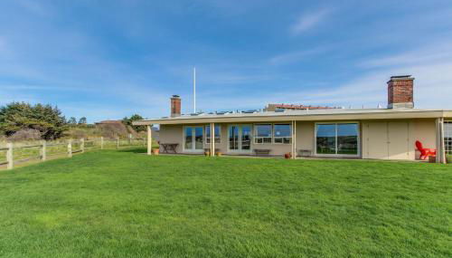 Captain's Quarters - Photo 3