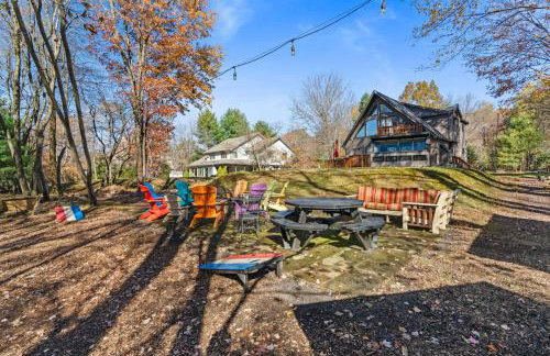Lakefront with Beach Game Room Fire-pit and More - Foto 8