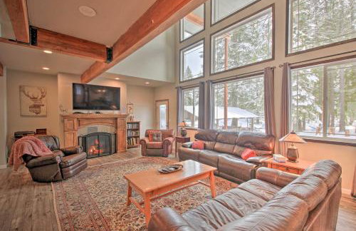 Expansive Group Lake House with Private Hot Tub! - Photo 4