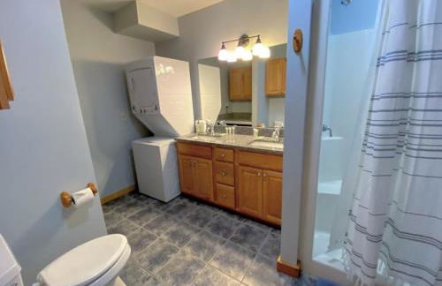 NEW Single family home with spectacular views and lots of space Privacy convenience and style - Foto 63