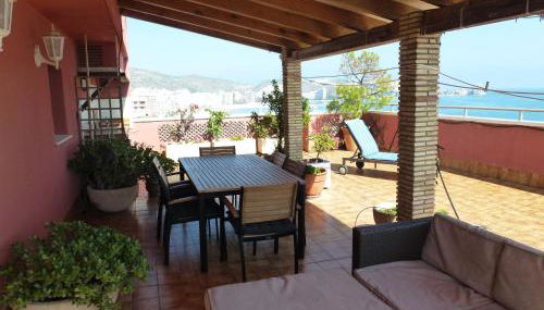 Espectacular terraza y vistas en 1a línea de playa - Foto 2