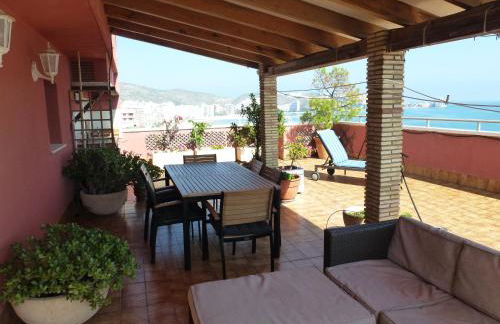 Espectacular terraza y vistas en 1a línea de playa - Foto 2