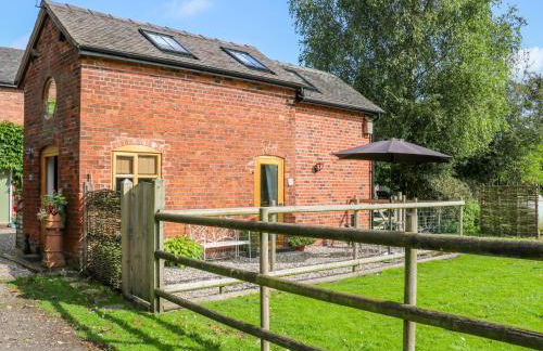 Chequer Stable - Photo 1