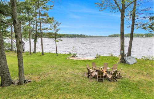 Relax Explore Waterfront Crawford Lake Cottage - 4878 - Foto 69