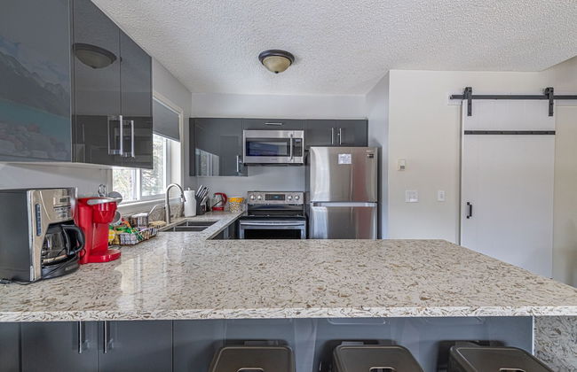 Banff Boundary Lodge-Mountain View Condo - Photo 10