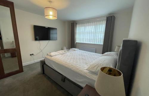 MODERN 4 BEDROOM HOUSE WITH GARDEN & PARKING - Foto 24