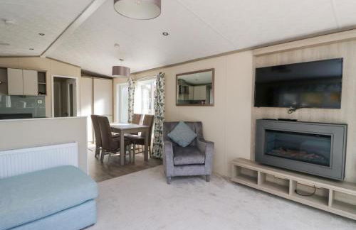 Altair Lodge - Photo 8