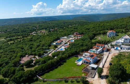 Villa with private pool, garden and seaview for max 11 Pers near Labin 5207-1 - Foto 2