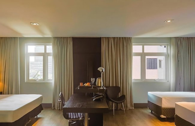 Manhattan On Floor - Photo 41