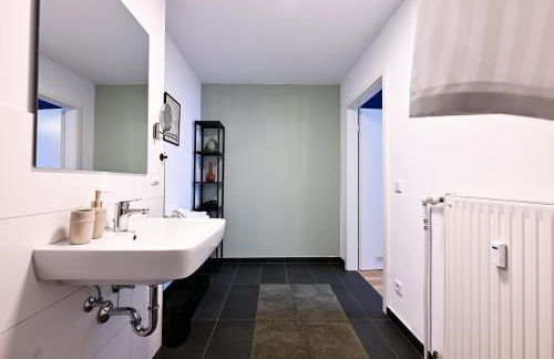 Rosengarten Apartments Fürth, Moderne Serviced Apartments in Citylage, ganze Ferienwohnung 50 m2, nahe Nürnberg, Metro, Sauna, Frühstück & Parkplatz - Foto 46