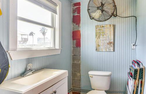 Walk to Beach Galveston Home with Patio and Balcony! - Foto 18