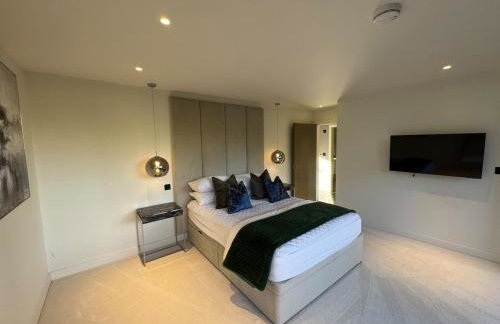 Luxury Villa - Hot Tub - Exclusive Offers - Amar Luxury Stays - Photo 57