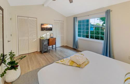 5 Min to Beach—King Beds - Photo 31