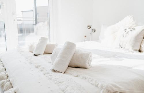 Oakgrove Apartment - 2 Bedroom with Terrance and private parking - Foto 15