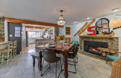 Huvila Haven Lake Front Home with Dock and Hot Tub - Foto 13