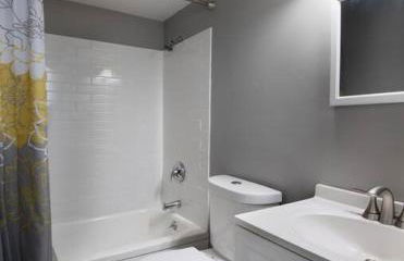 604 1 Two Bedroom One Bath with King near Main Street - Foto 7