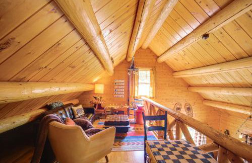 Andover Cabin Retreat with Hot Tub and Fireplace! - Foto 16