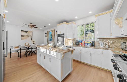 Entire Private Home with 4 Bedrooms 2 Bathrooms, Pool, View, 4 Parking, King Bed, Big Yard, Available Now - Foto 31