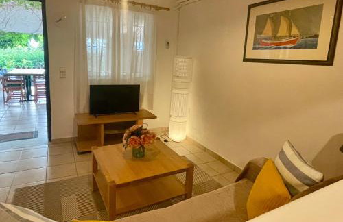 ILIOCHARI sea view apartments Oropos - Kalamos - Foto 61