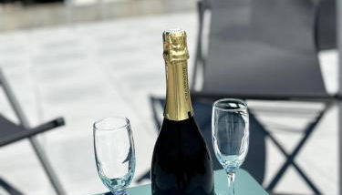 Appartement 90m2-Roof Top privé 100m2-Parking privé-Clim mobile - Foto 2