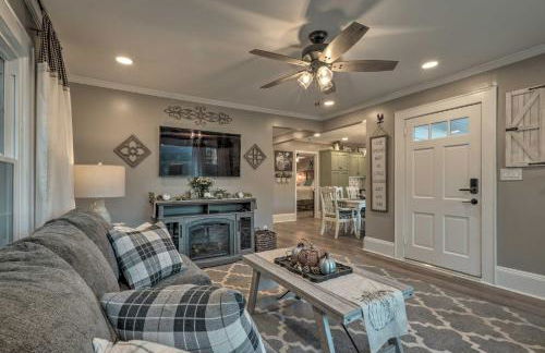 Peaceful Renovated Home with Deck on Half Acre! - Foto 5