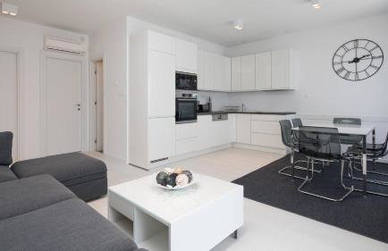 S Luxury Apartments - Photo 4