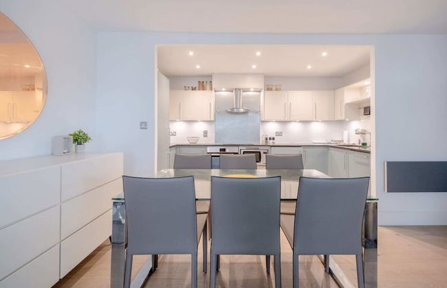 Central 2BD Flat w/ River View Balcony - Vauxhall! - Photo 22