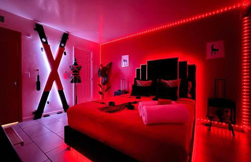 Red Chamber Hot Tub Couples Retreat - Foto 1