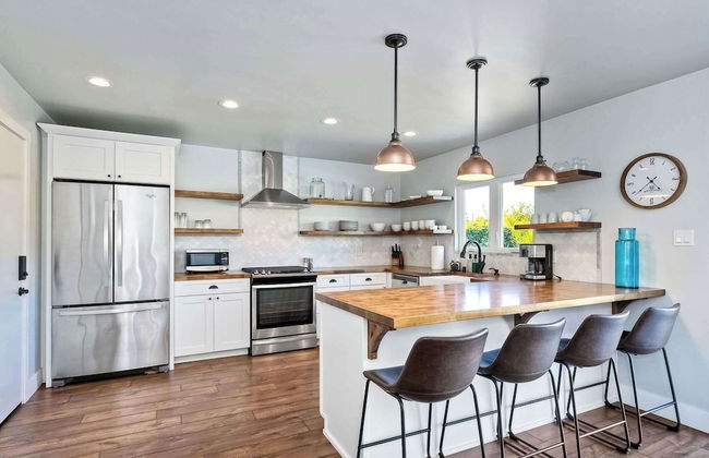 Immaculate 3 BDR in Oceanside - Private Pool & Spa - Photo 24